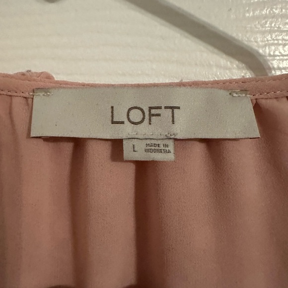 LOFT Blush Ruffle Blouse - Picture 3 of 4
